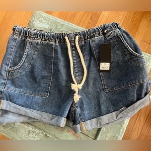 One Teaspoon Shabby Bandit Shorts. New with tag, size medium.